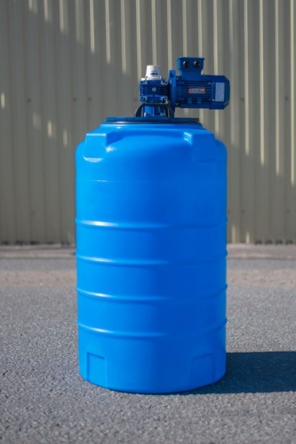 Емкость T 500 л синяя с лопастной мешалкой