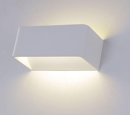 Настенный светильник Crystal Lux CLT 010W200 WH