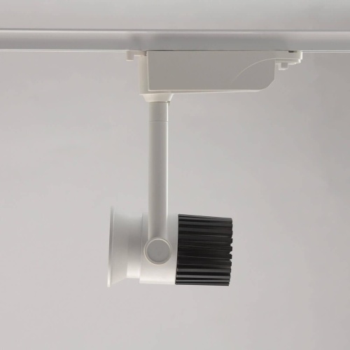 Трековый светодиодный светильник De Markt Трек-система 550010101