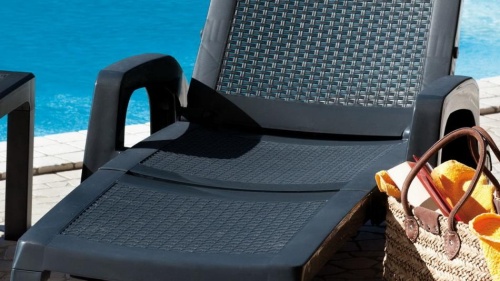 Шезлонг NILO стопирующийся