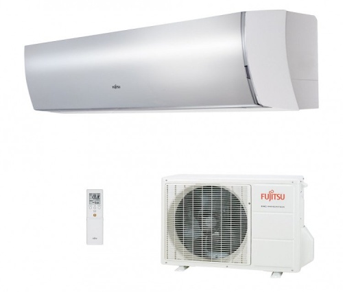 Инверторный кондиционер серебристого цвета Fujitsu ASYG12LTCA/AOYG12LTC